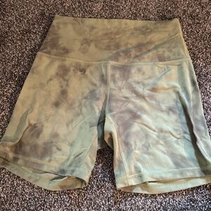 Lululemon Align Short *6"
Diamond Dye Vista Green Medium Olive
